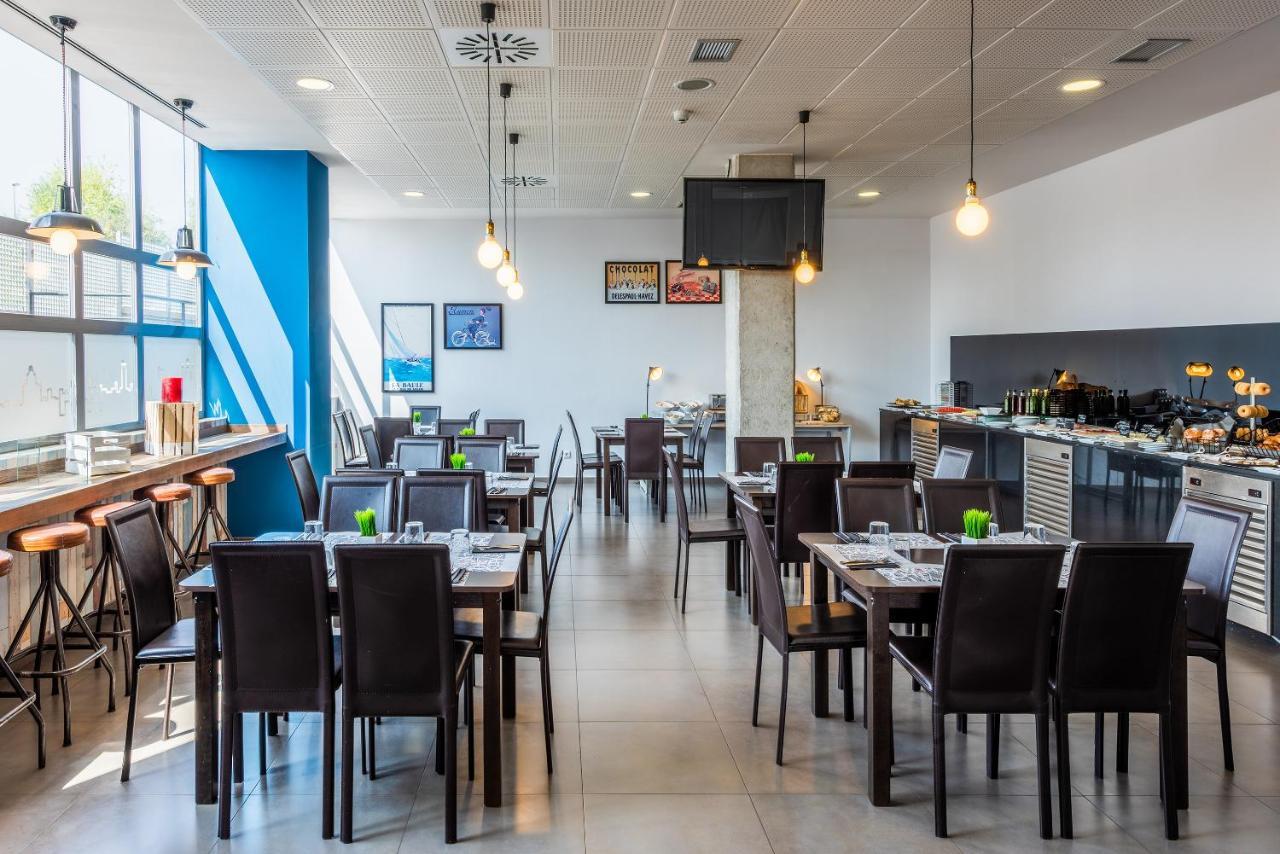 Madrid Airport Suites, Affiliated By Melia Екстериор снимка