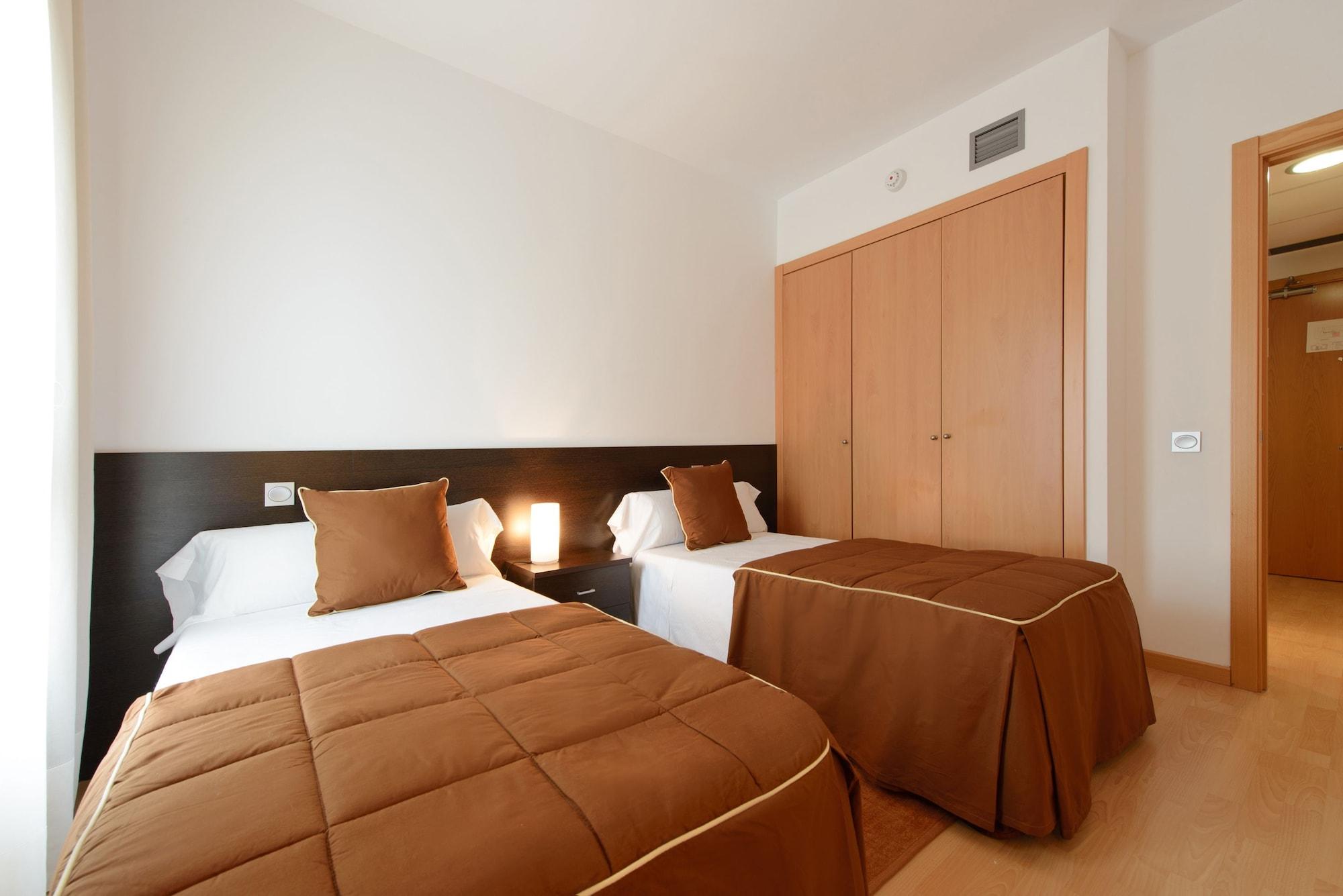 Madrid Airport Suites, Affiliated By Melia Екстериор снимка