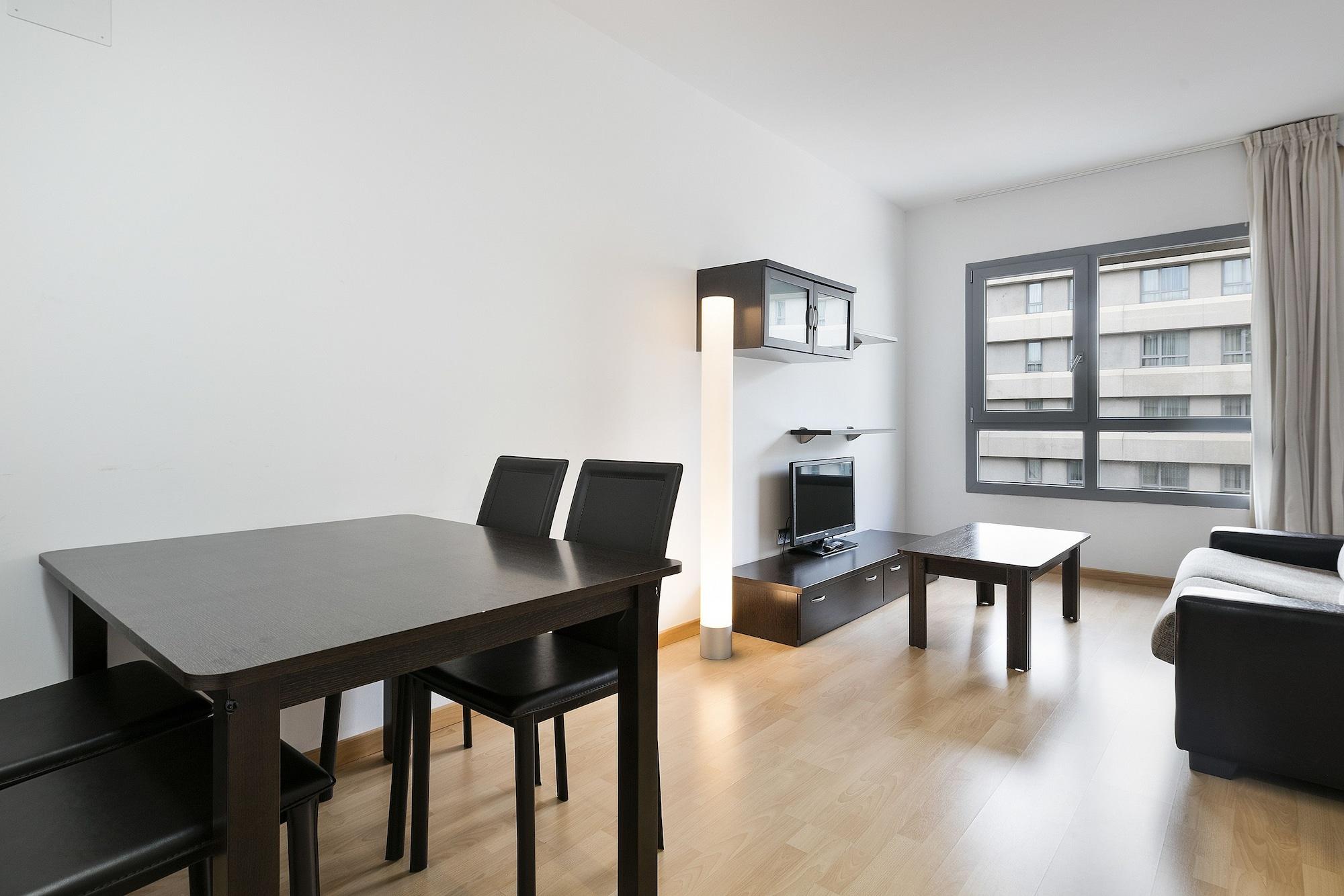 Madrid Airport Suites, Affiliated By Melia Екстериор снимка