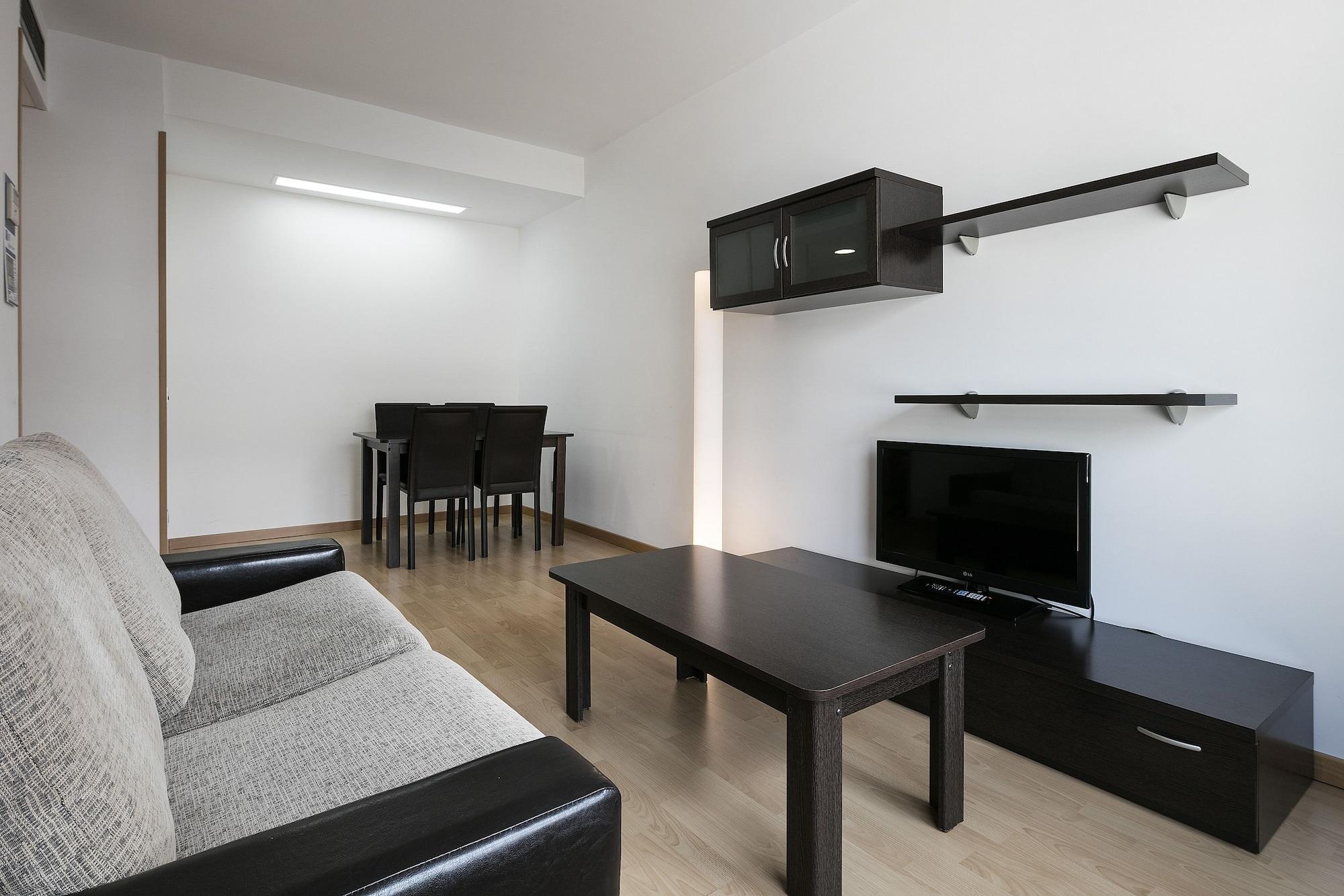 Madrid Airport Suites, Affiliated By Melia Екстериор снимка