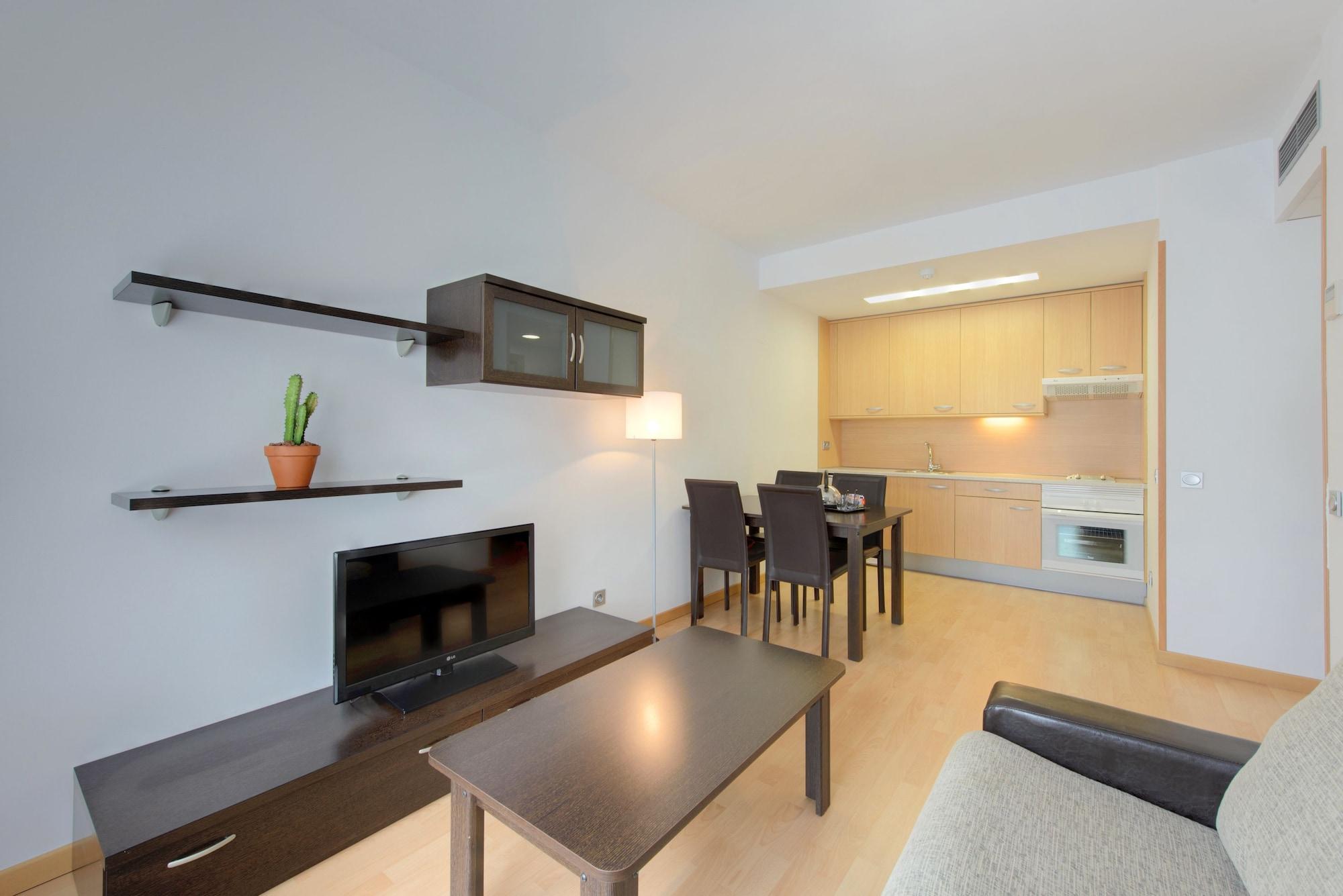 Madrid Airport Suites, Affiliated By Melia Екстериор снимка