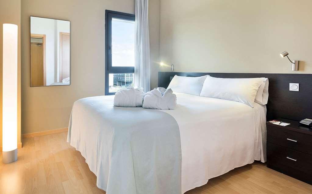 Madrid Airport Suites, Affiliated By Melia Стая снимка