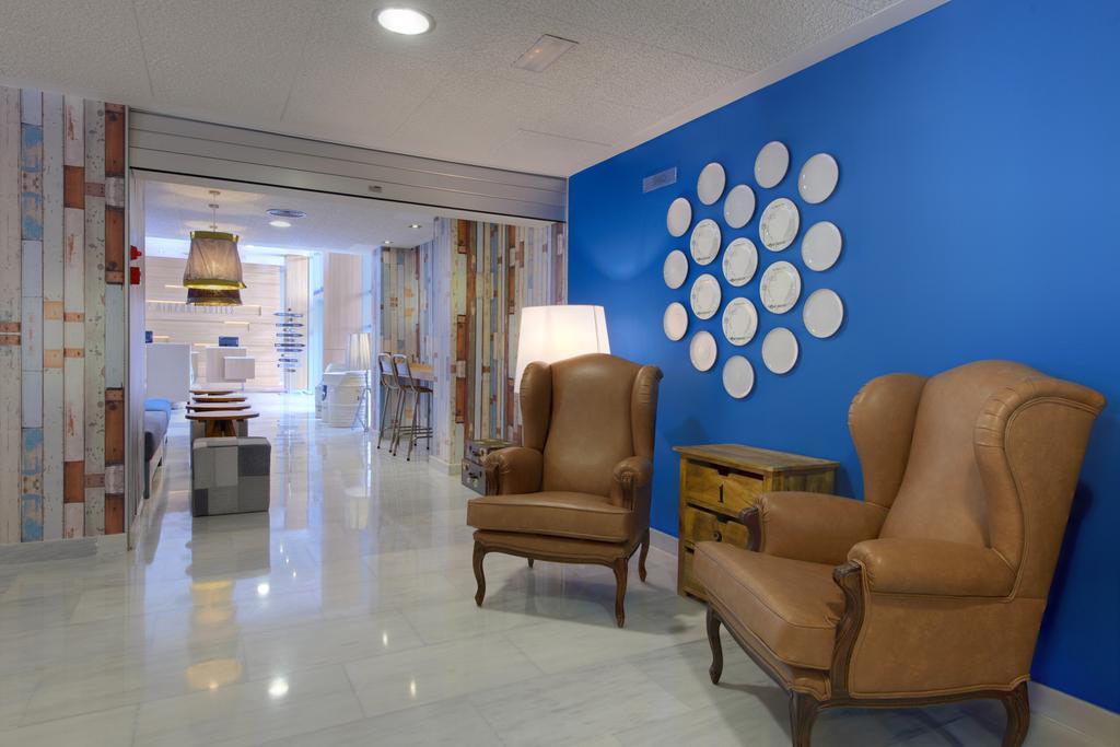Madrid Airport Suites, Affiliated By Melia Екстериор снимка