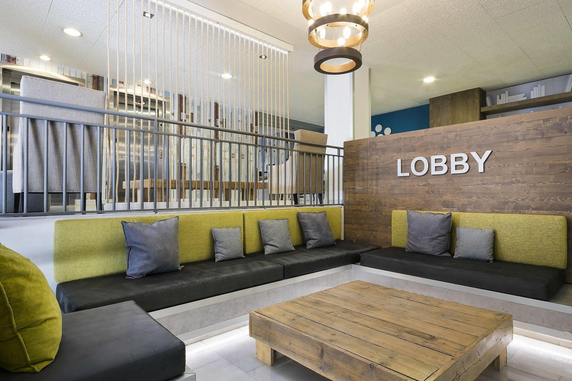 Madrid Airport Suites, Affiliated By Melia Екстериор снимка