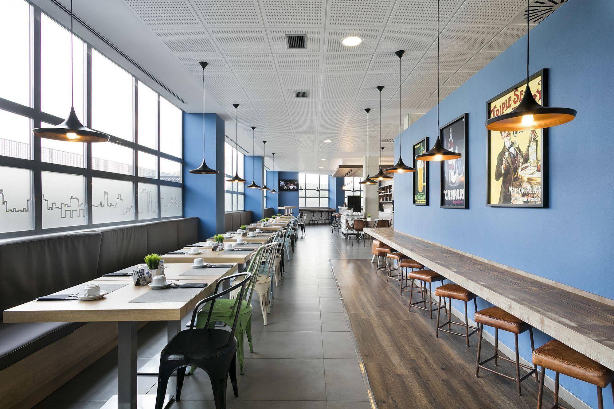Madrid Airport Suites, Affiliated By Melia Екстериор снимка