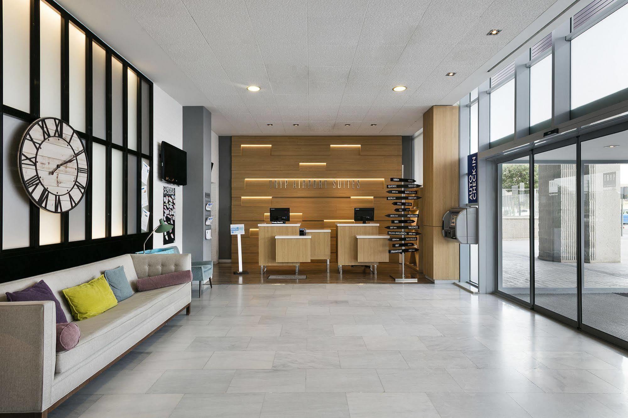 Madrid Airport Suites, Affiliated By Melia Екстериор снимка