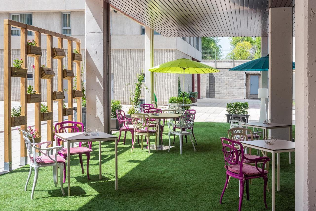 Madrid Airport Suites, Affiliated By Melia Екстериор снимка