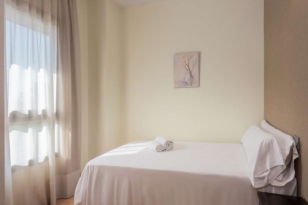 Madrid Airport Suites, Affiliated By Melia Стая снимка